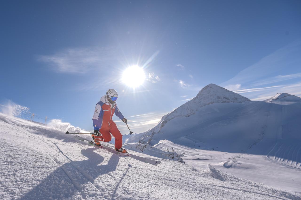 Telemark in Aktion am Hintertuxer Gletscher
